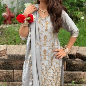 Pakistani outfit heavy work